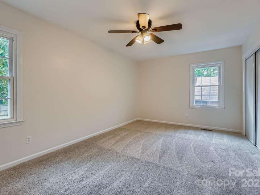 7325 Honey Flower Place, Charlotte, NC 28214.  MLS# CAR4286635, YatesRealty ID 31622. 