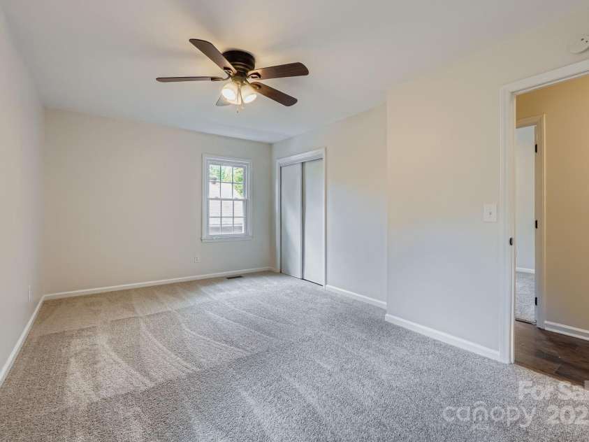 7325 Honey Flower Place, Charlotte, NC 28214.  MLS# CAR4286635, YatesRealty ID 31622. 