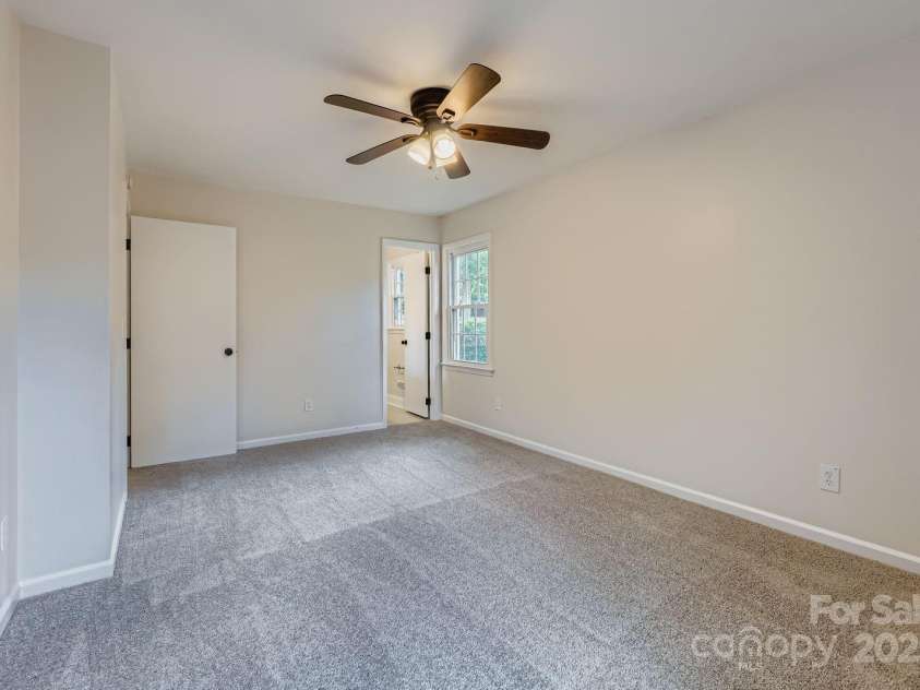 7325 Honey Flower Place, Charlotte, NC 28214.  MLS# CAR4286635, YatesRealty ID 31622. 