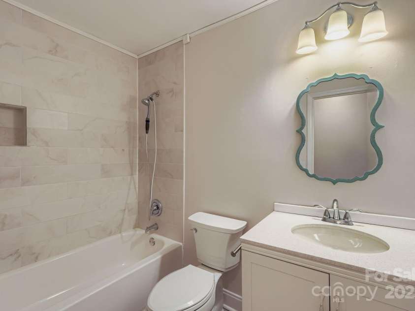 7325 Honey Flower Place, Charlotte, NC 28214.  MLS# CAR4286635, YatesRealty ID 31622. 