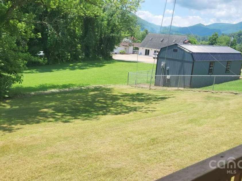 174 Sylva Circle, Sylva, NC 28779.  MLS# CAR4290854, YatesRealty ID 31623. 