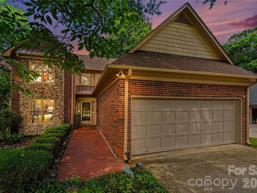 5112 Tedorill Lane, Charlotte, NC 28226.  MLS# CAR4391270, YatesRealty ID 31623. 
