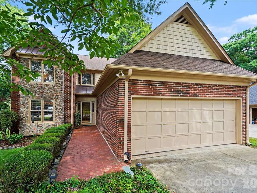 5112 Tedorill Lane, Charlotte, NC 28226.  MLS# CAR4391270, YatesRealty ID 31623. 