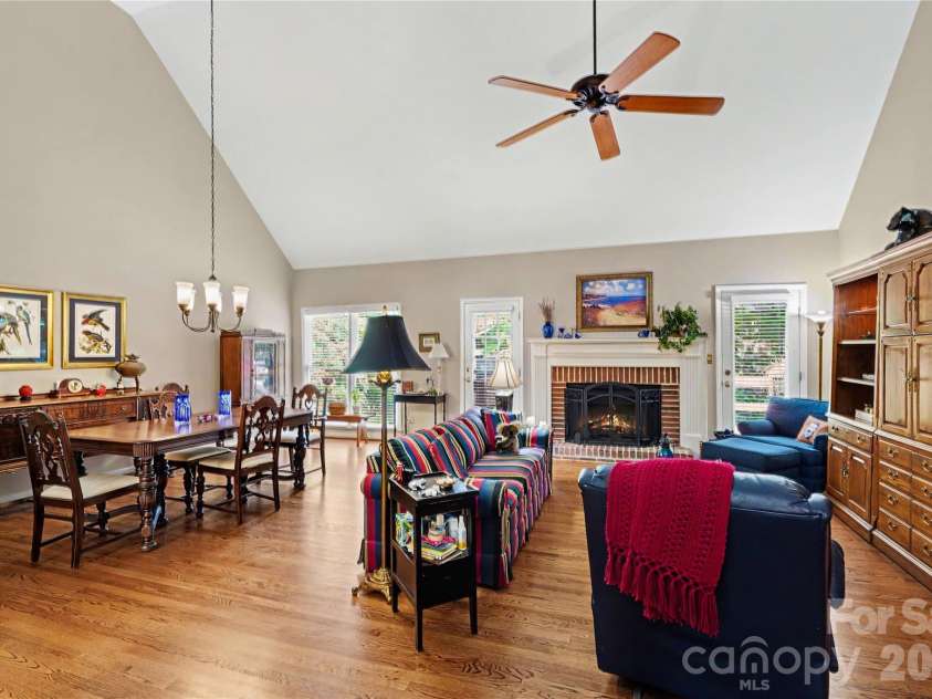 5112 Tedorill Lane, Charlotte, NC 28226.  MLS# CAR4391270, YatesRealty ID 31623. 