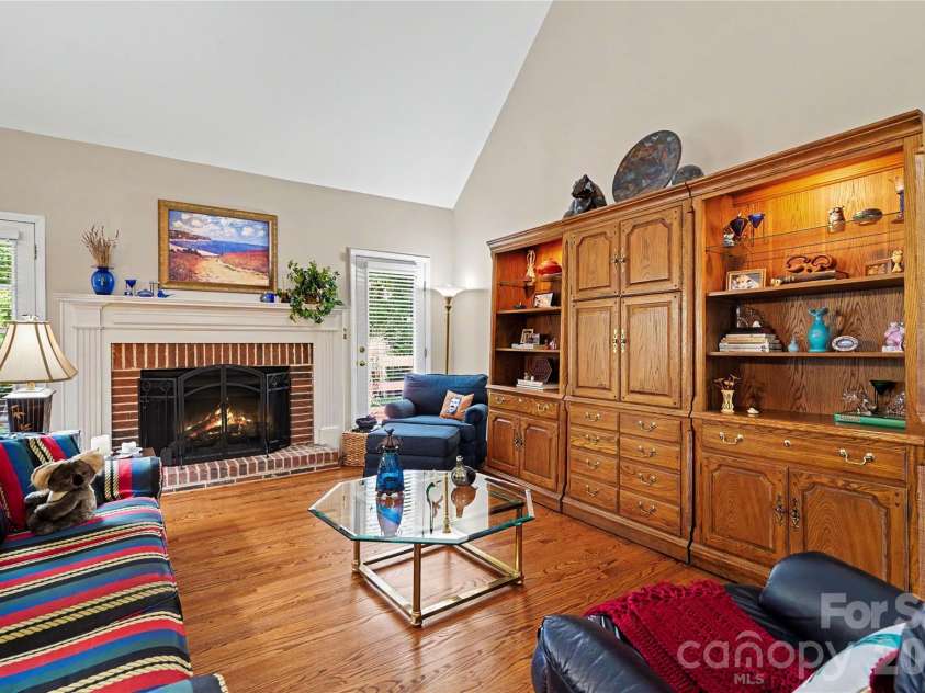 5112 Tedorill Lane, Charlotte, NC 28226.  MLS# CAR4391270, YatesRealty ID 31623. 
