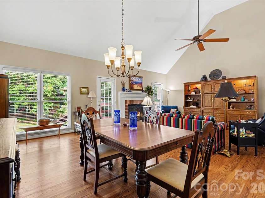 5112 Tedorill Lane, Charlotte, NC 28226.  MLS# CAR4391270, YatesRealty ID 31623. 