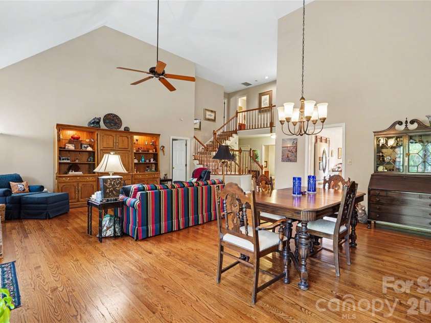 5112 Tedorill Lane, Charlotte, NC 28226.  MLS# CAR4391270, YatesRealty ID 31623. 