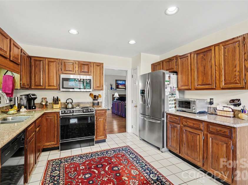 5112 Tedorill Lane, Charlotte, NC 28226.  MLS# CAR4391270, YatesRealty ID 31623. 