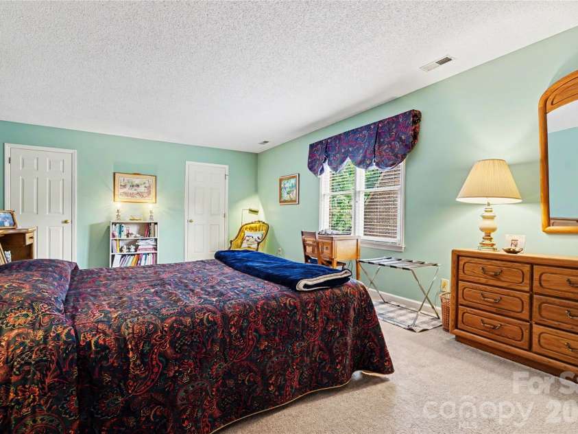 5112 Tedorill Lane, Charlotte, NC 28226.  MLS# CAR4391270, YatesRealty ID 31623. 