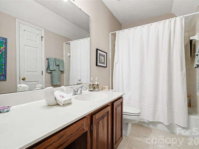 5112 Tedorill Lane, Charlotte, NC 28226.  MLS# CAR4391270, YatesRealty ID 31623. 