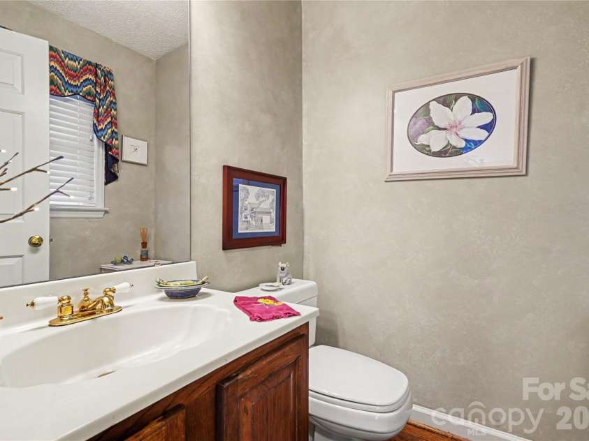 5112 Tedorill Lane, Charlotte, NC 28226.  MLS# CAR4391270, YatesRealty ID 31623. 