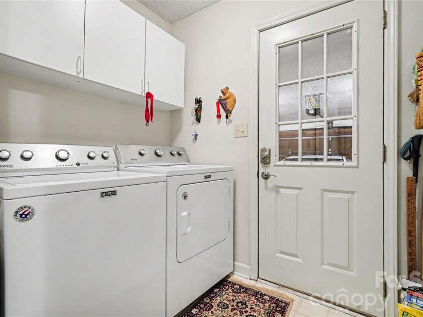 5112 Tedorill Lane, Charlotte, NC 28226.  MLS# CAR4391270, YatesRealty ID 31623. 