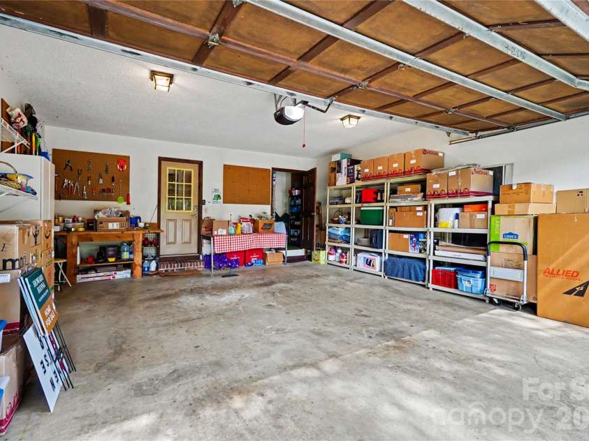 5112 Tedorill Lane, Charlotte, NC 28226.  MLS# CAR4391270, YatesRealty ID 31623. 