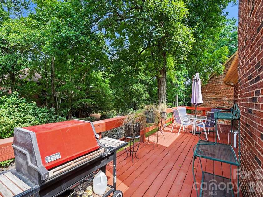 5112 Tedorill Lane, Charlotte, NC 28226.  MLS# CAR4391270, YatesRealty ID 31623. 