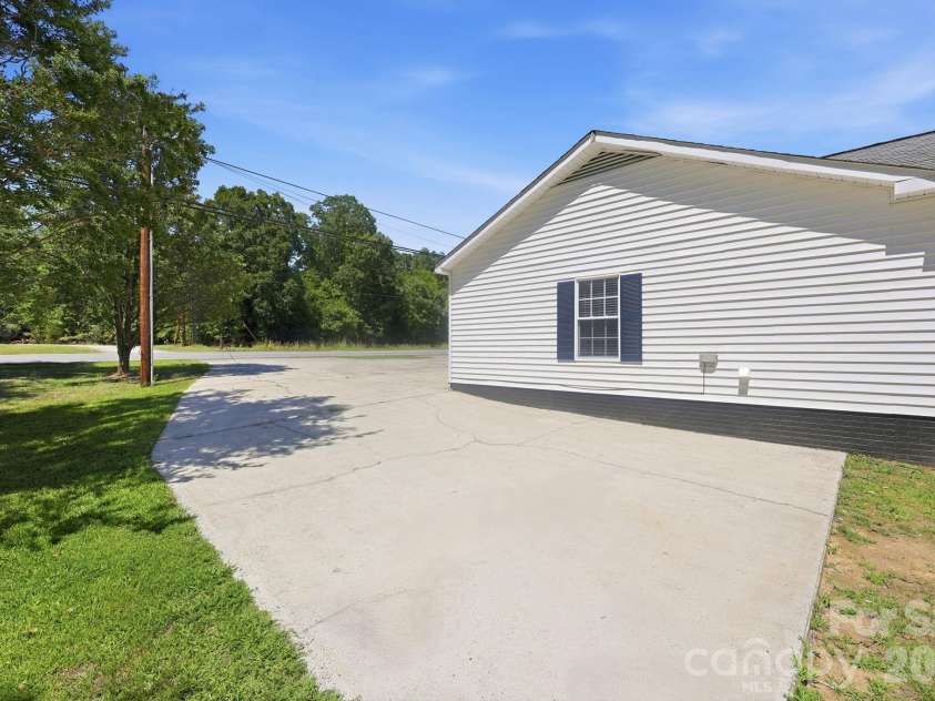 2964 Lane Street, Kannapolis, NC 28083.  MLS# CAR4394335, YatesRealty ID 31624. Expanded Driveway
