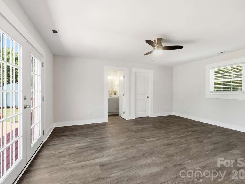 2964 Lane Street, Kannapolis, NC 28083.  MLS# CAR4394335, YatesRealty ID 31624. Primary Suite with private bath 