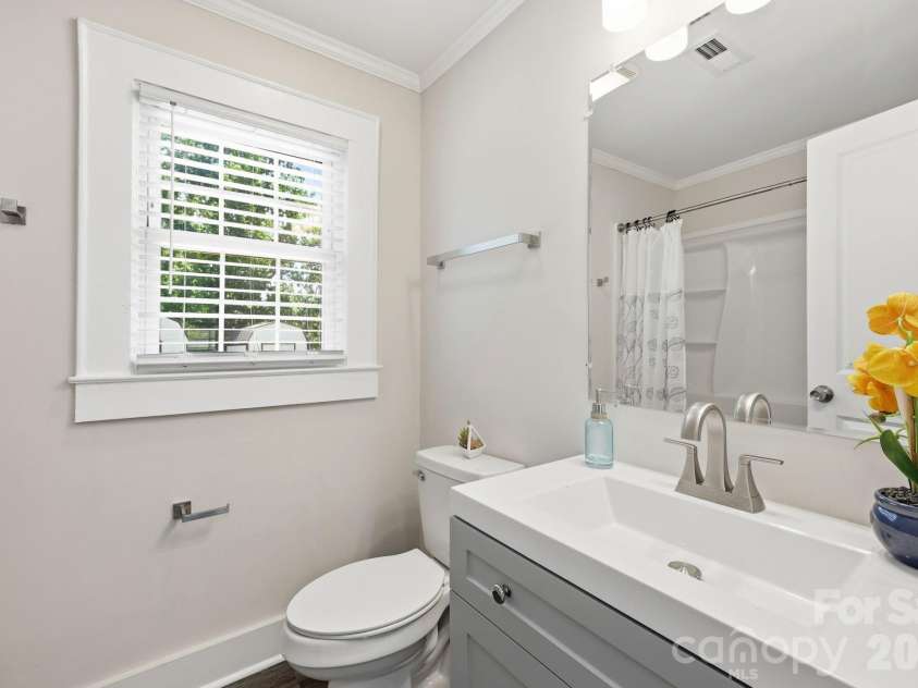 2964 Lane Street, Kannapolis, NC 28083.  MLS# CAR4394335, YatesRealty ID 31624. Second Full bath