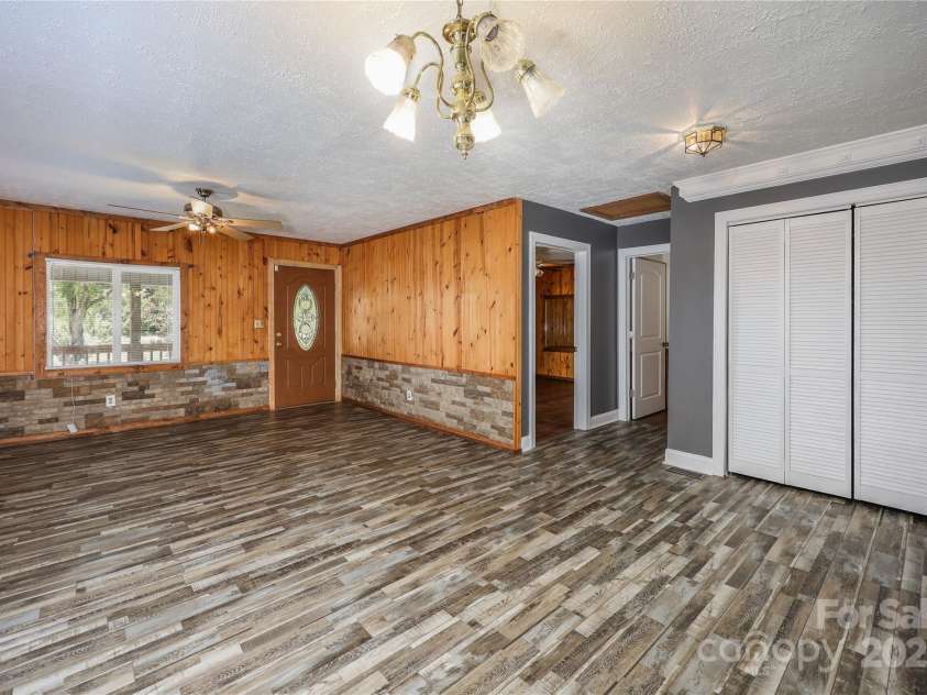 4651 Shiptontown Road, Denton, NC 27239.  MLS# CAR4286059, YatesRealty ID 31624. Livingroom/dining