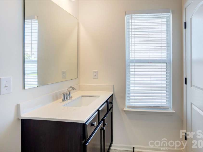 6319 Clarisse Drive, Concord, NC 28025.  MLS# CAR4393994, YatesRealty ID 31625. Bathroom
