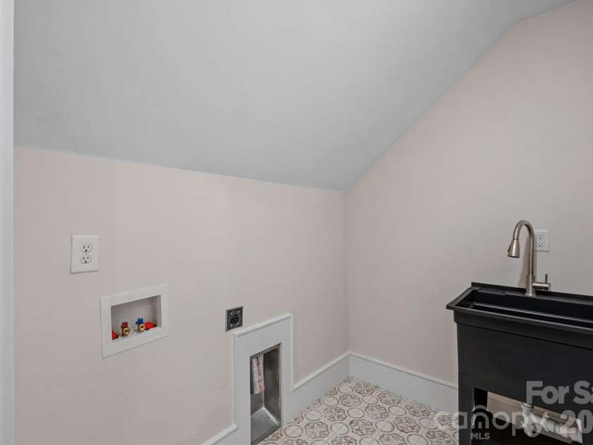 156 Crooked Branch Way, Troutman, NC 28166.  MLS# CAR4393764, YatesRealty ID 31626. 