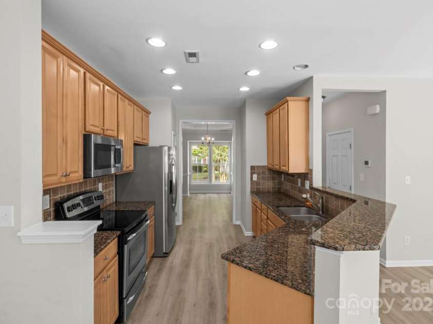 104 Arcadian Way, Mooresville, NC 28117.  MLS# CAR4288099, YatesRealty ID 31627. Recessed lighting, breakfast bar