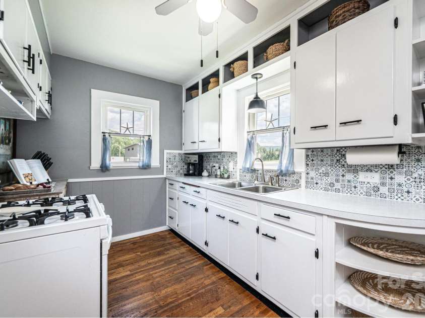 601 Malcolm Boulevard, Connelly Springs, NC 28612.  MLS# CAR4393158, YatesRealty ID 31627. 