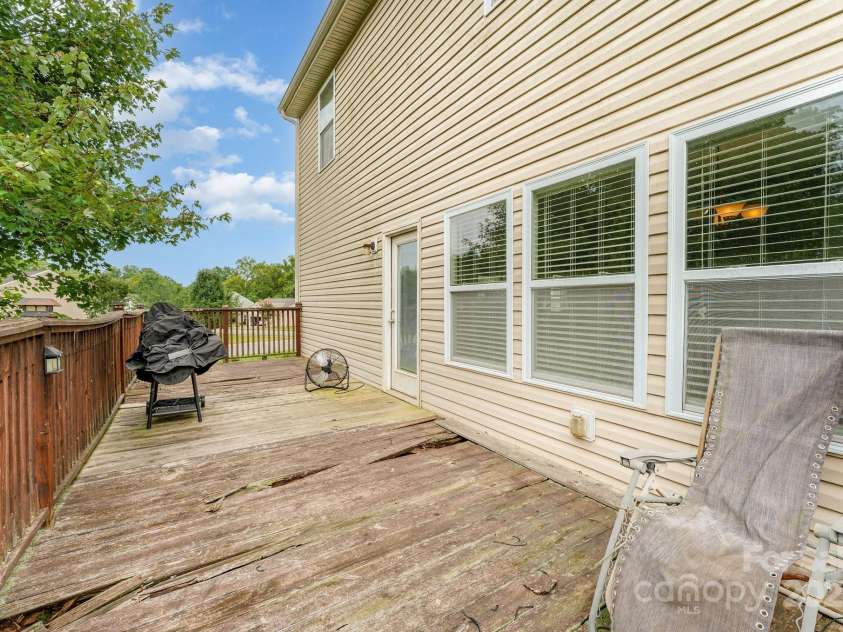 1459 Winter Drive, Statesville, NC 28677.  MLS# CAR4288886, YatesRealty ID 31628. 