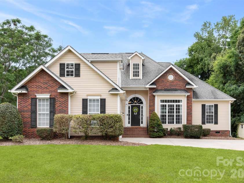 2801 Sweetgrass Lane, Monroe, NC 28112.  MLS# CAR4394232, YatesRealty ID 31628. 