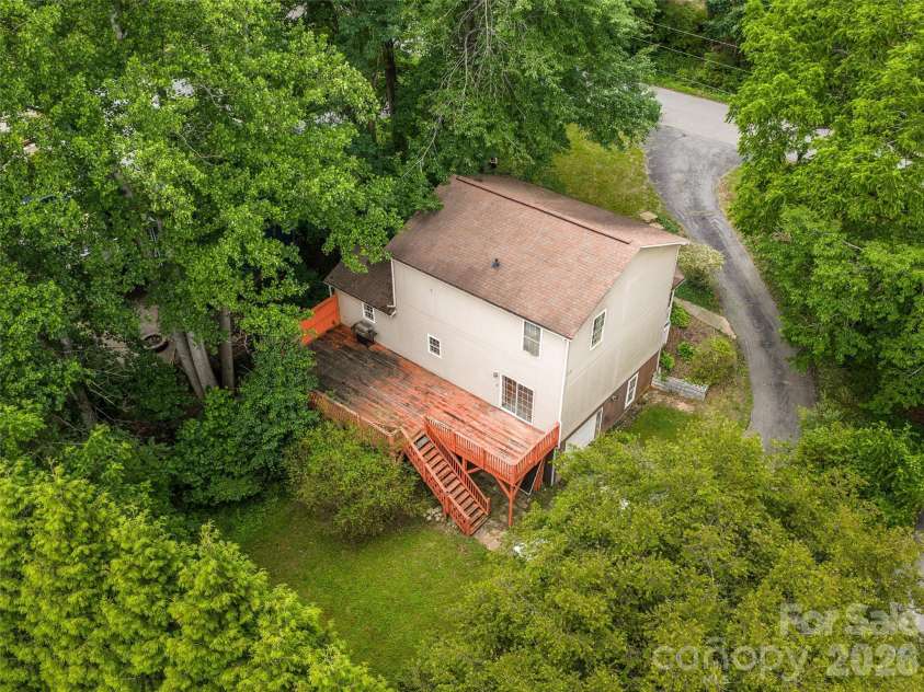 17 Captains Drive, Candler, NC 28715.  MLS# CAR4385874, YatesRealty ID 31630. 