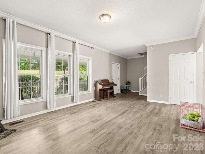 17 Captains Drive, Candler, NC 28715.  MLS# CAR4385874, YatesRealty ID 31630. 