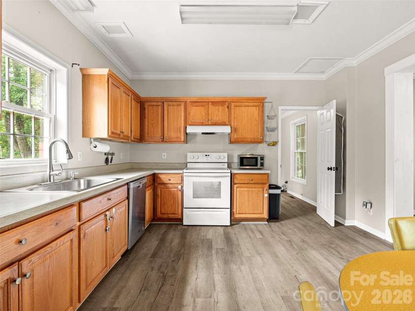 17 Captains Drive, Candler, NC 28715.  MLS# CAR4385874, YatesRealty ID 31630. 