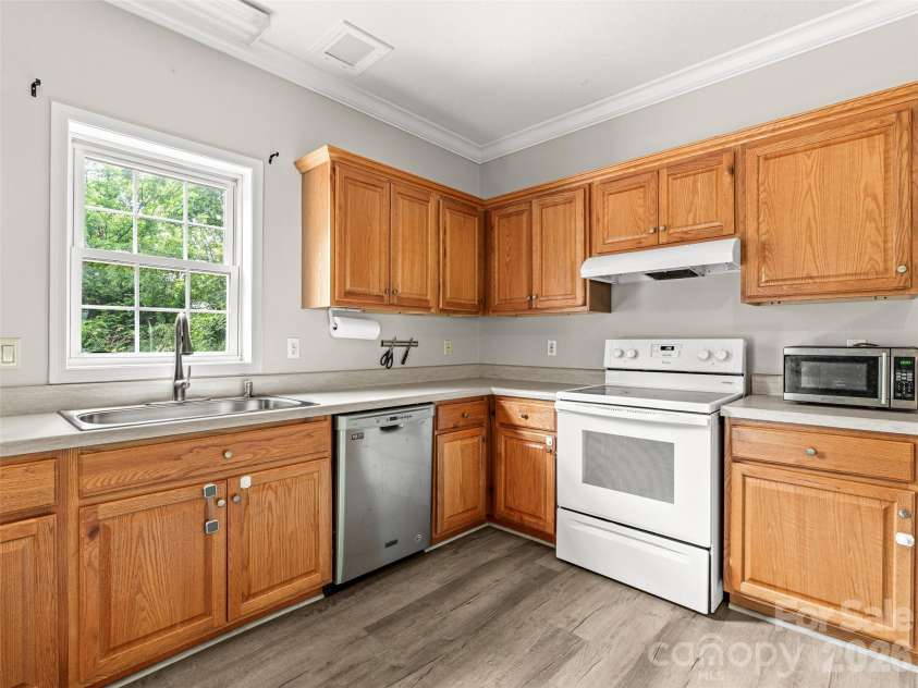 17 Captains Drive, Candler, NC 28715.  MLS# CAR4385874, YatesRealty ID 31630. 