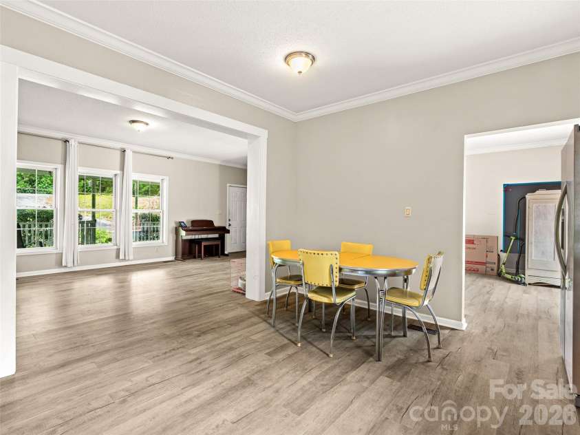 17 Captains Drive, Candler, NC 28715.  MLS# CAR4385874, YatesRealty ID 31630. 