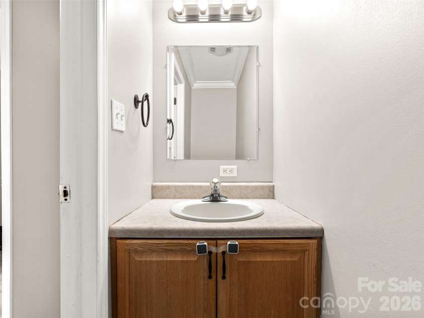 17 Captains Drive, Candler, NC 28715.  MLS# CAR4385874, YatesRealty ID 31630. 