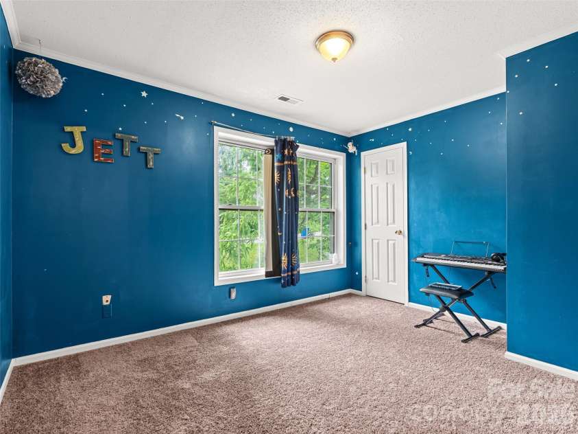 17 Captains Drive, Candler, NC 28715.  MLS# CAR4385874, YatesRealty ID 31630. 