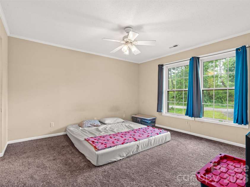17 Captains Drive, Candler, NC 28715.  MLS# CAR4385874, YatesRealty ID 31630. 