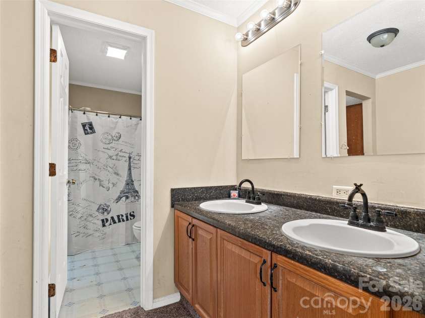 17 Captains Drive, Candler, NC 28715.  MLS# CAR4385874, YatesRealty ID 31630. 