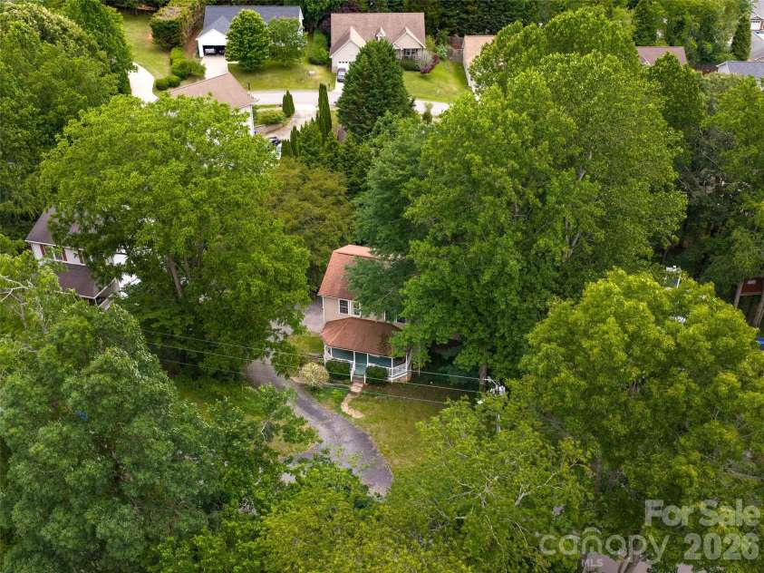 17 Captains Drive, Candler, NC 28715.  MLS# CAR4385874, YatesRealty ID 31630. 