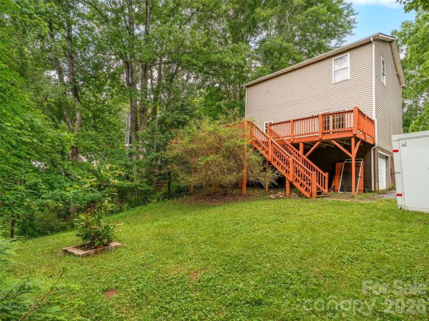 17 Captains Drive, Candler, NC 28715.  MLS# CAR4385874, YatesRealty ID 31630. 
