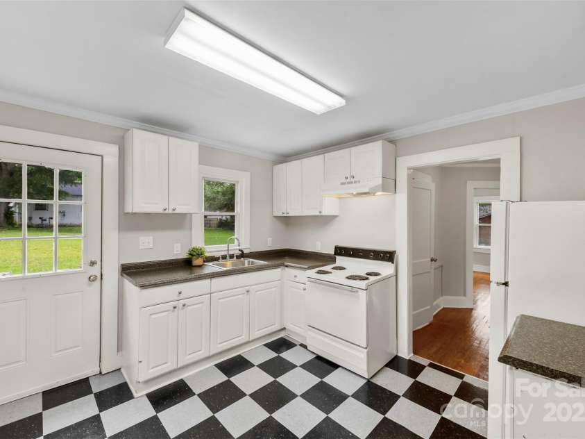 201 Sacco Street, Belmont, NC 28012.  MLS# CAR4290258, YatesRealty ID 31631. 