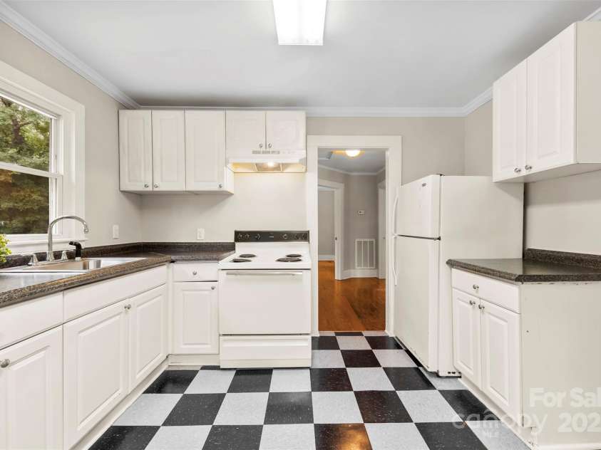 201 Sacco Street, Belmont, NC 28012.  MLS# CAR4290258, YatesRealty ID 31631. 