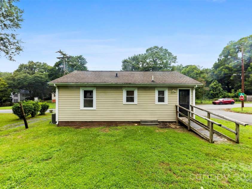 201 Sacco Street, Belmont, NC 28012.  MLS# CAR4290258, YatesRealty ID 31631. 