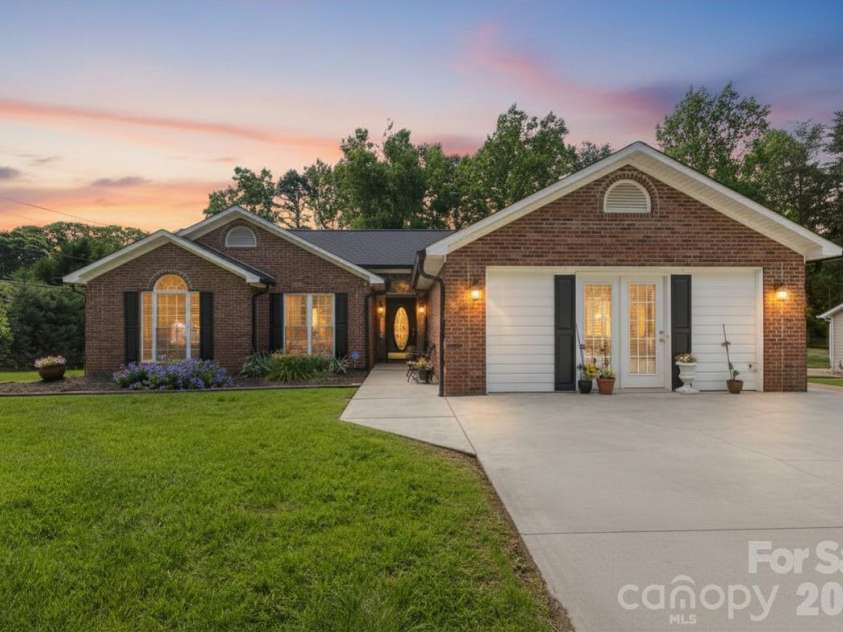 7760 Wallace Lane, Denver, NC 28037.  MLS# CAR4395134, YatesRealty ID 31631. 