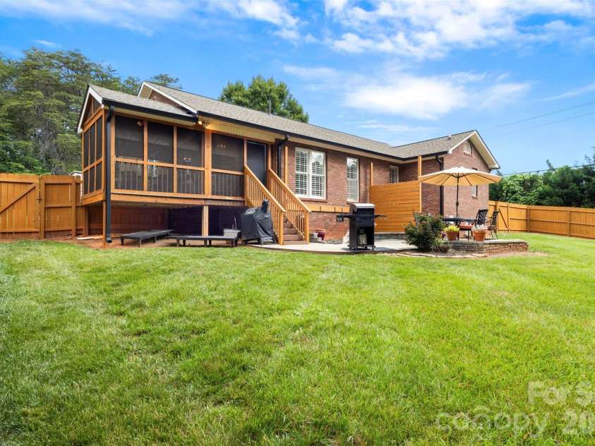 7760 Wallace Lane, Denver, NC 28037.  MLS# CAR4395134, YatesRealty ID 31631. 