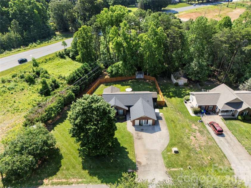 7760 Wallace Lane, Denver, NC 28037.  MLS# CAR4395134, YatesRealty ID 31631. 