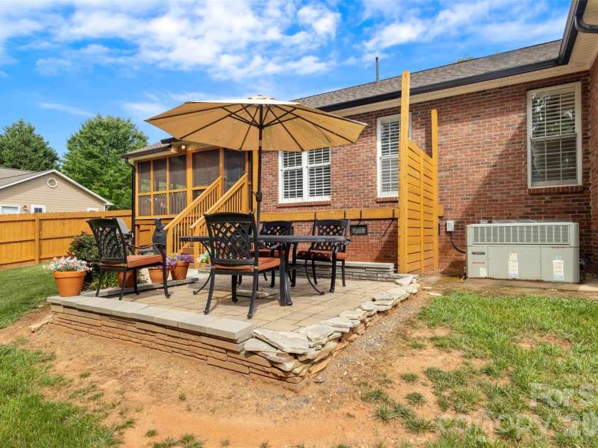 7760 Wallace Lane, Denver, NC 28037.  MLS# CAR4395134, YatesRealty ID 31631. 