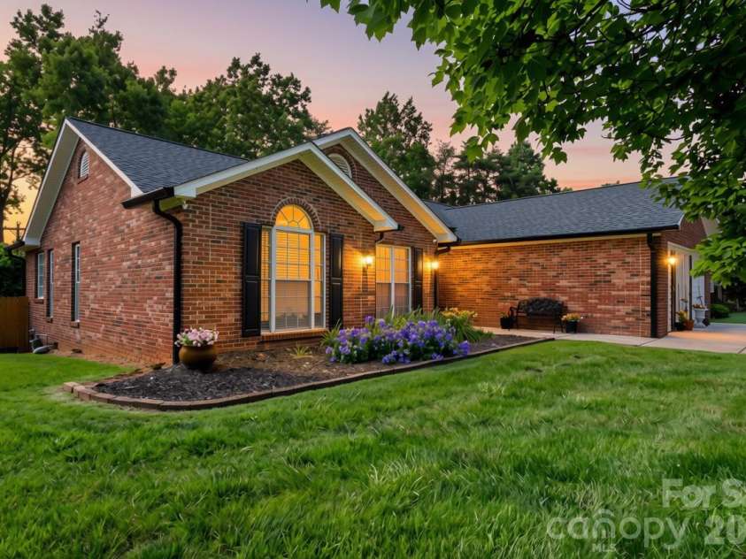 7760 Wallace Lane, Denver, NC 28037.  MLS# CAR4395134, YatesRealty ID 31631. 