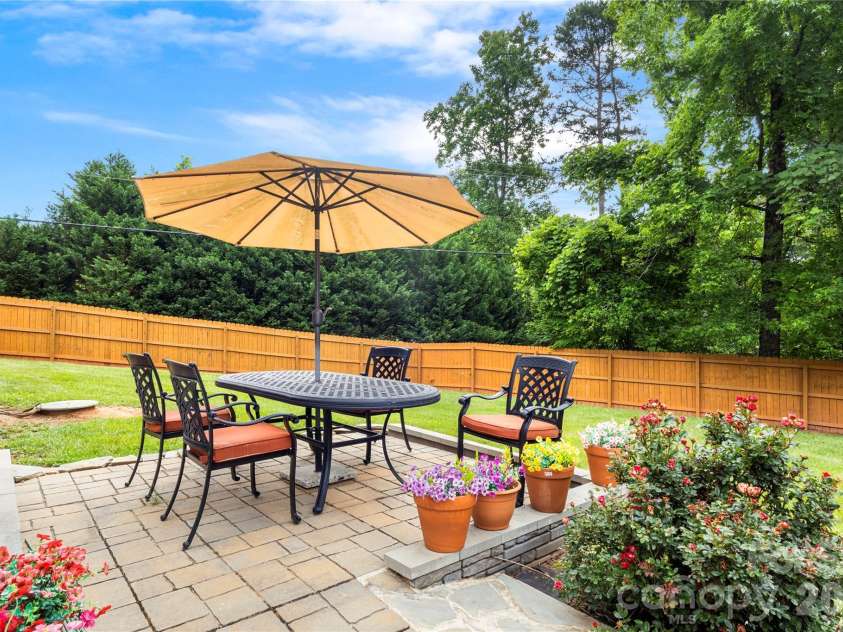 7760 Wallace Lane, Denver, NC 28037.  MLS# CAR4395134, YatesRealty ID 31631. Beautfiul backyard
