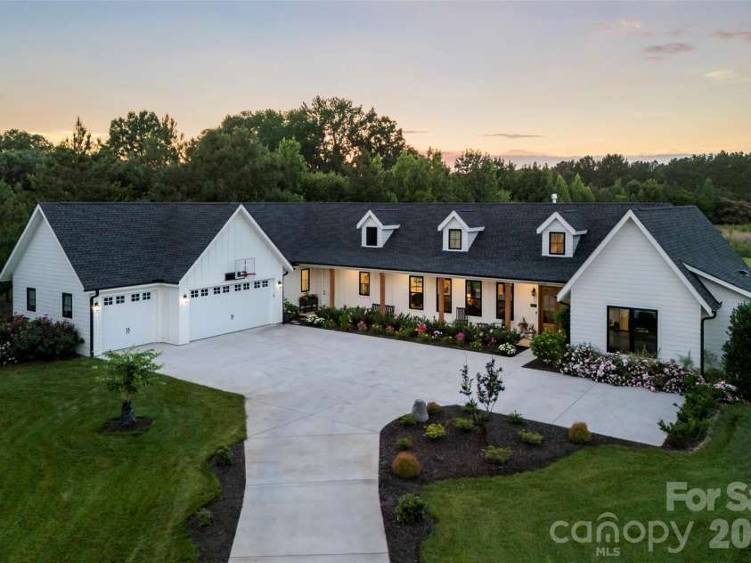 2378 Bridgewater Road, Rock Hill, SC 29730.  MLS# CAR4392805, YatesRealty ID 31632. 