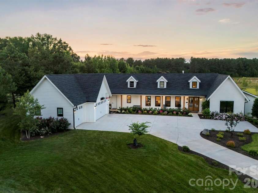 2378 Bridgewater Road, Rock Hill, SC 29730.  MLS# CAR4392805, YatesRealty ID 31632. 
